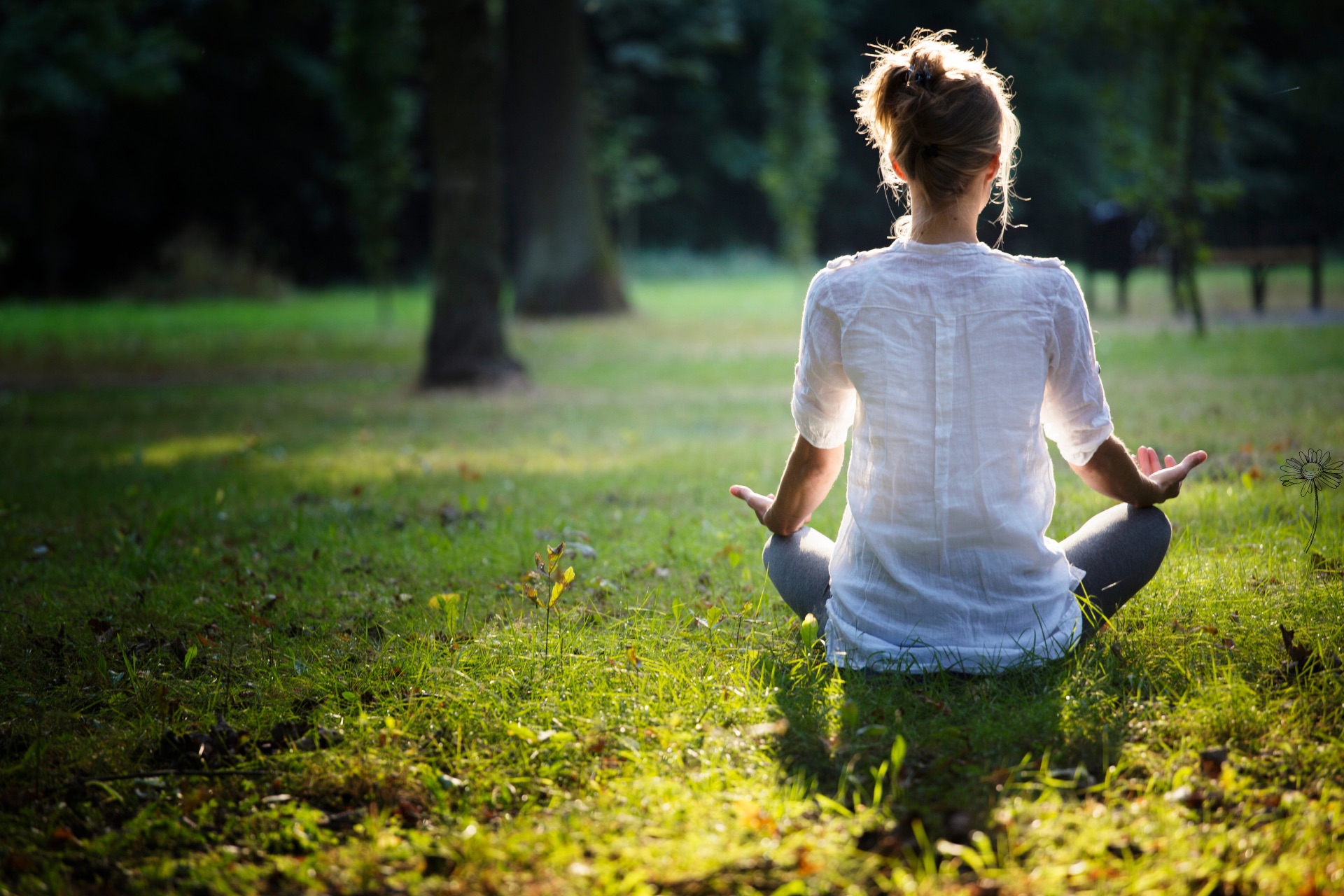 Der gesunde, glückliche Darm freut sich über Meditation und bewusste Atmung.
